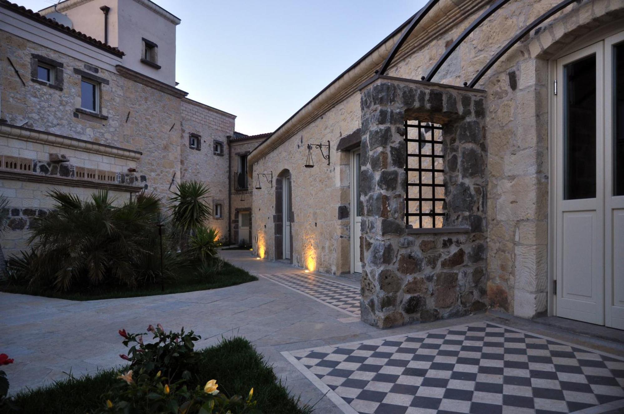 Hotel Maison Tresnuraghes Bagian luar foto